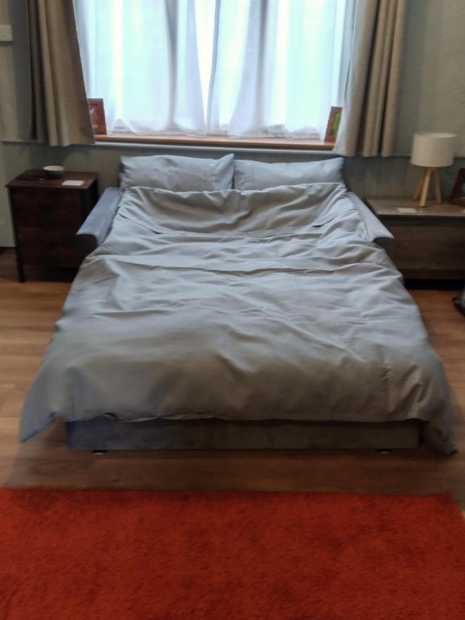 Self Contained Flat In Llanfyllin Powysアパートメント エクステリア 写真